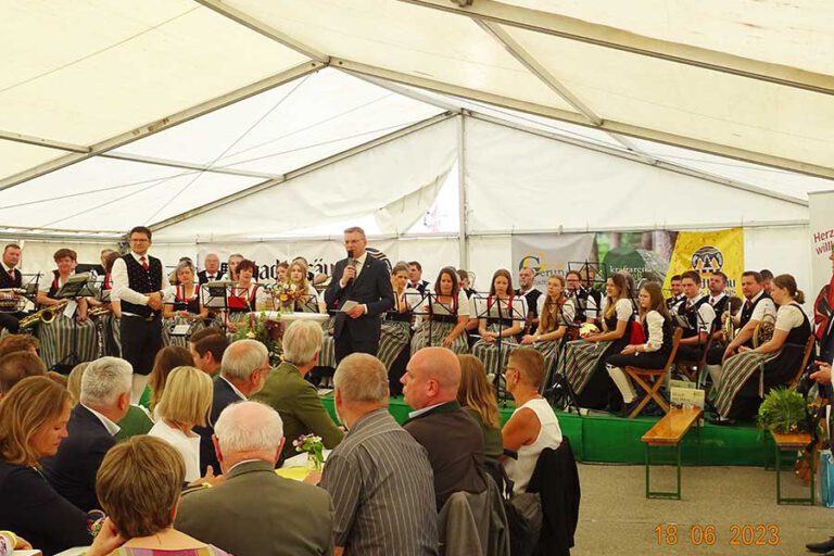 Musikerinnen beim Frühschoppen